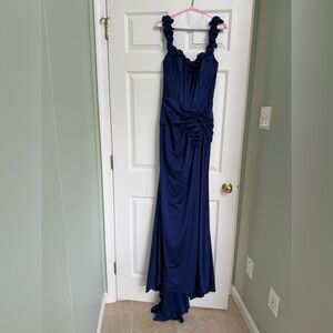 Elegant Navy Blue Prom Gown